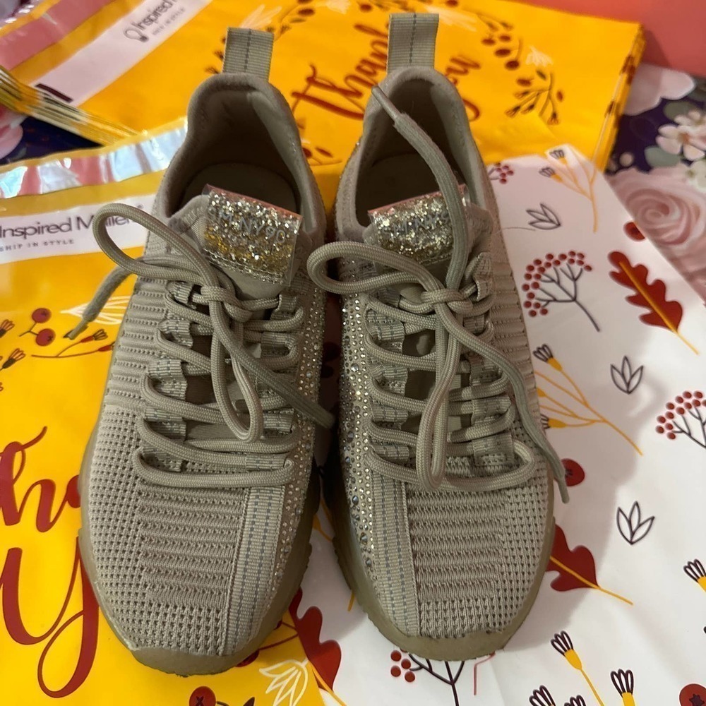 STEVE Madden sneakers
